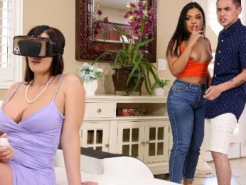 A VR MILF DTF Porn